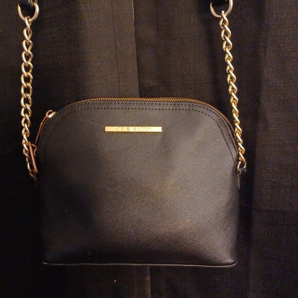 Steve Madden Crossbody Bag Black Dome BMaggie Gold Chain Hardware Lined Zip - Picture 1 of 3